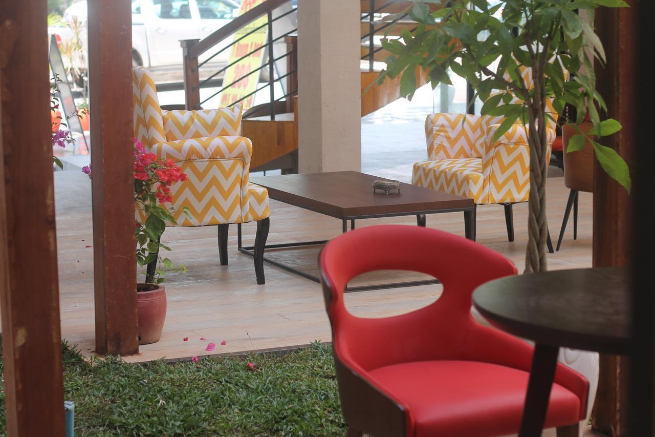 Benny'S City Hotel Sihanoukville Esterno foto